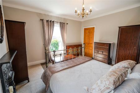 Bedroom 1 (2)