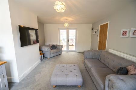 Living Room (2)
