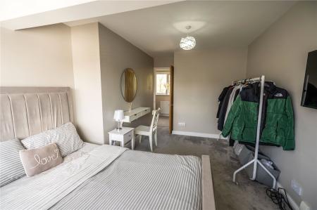 Bedroom 1 (2)