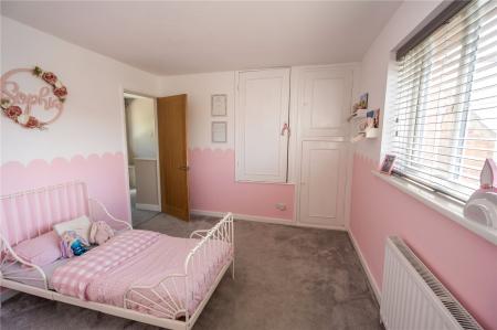 Bedroom 2 (2)