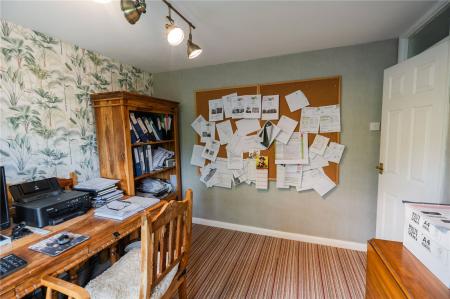 Bedroom 2 (2)
