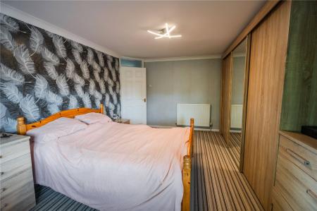 Bedroom 1 (2)