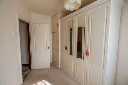 Bedroom 2 (2)