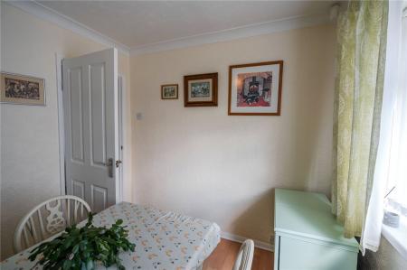 Bedroom 2 (2)