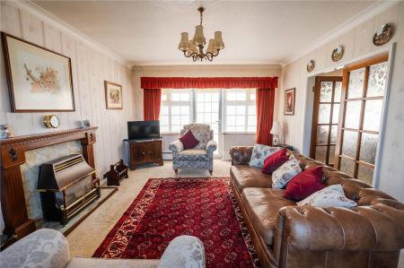 Living Room (2)