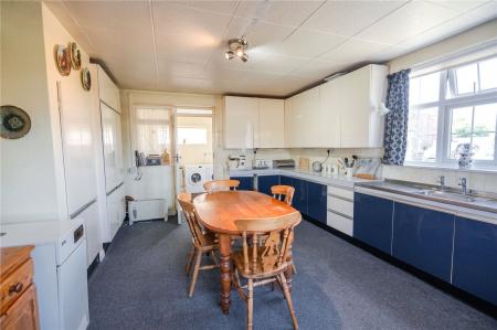 Kitchen (2)