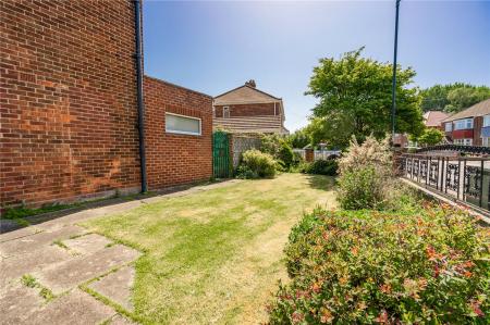 Front Garden (2)