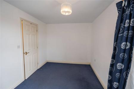 Bedroom 1 (2)