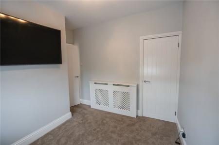 Bedroom 2 (2)
