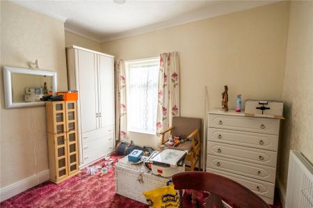 Bedroom 1 (2)
