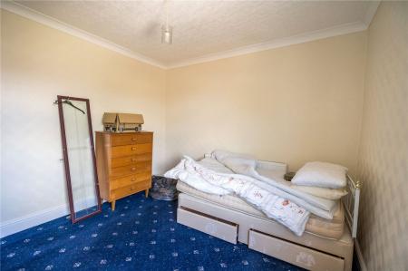 Bedroom 2 (2)