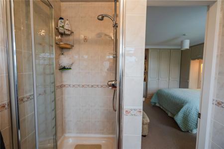 En-Suite (2)