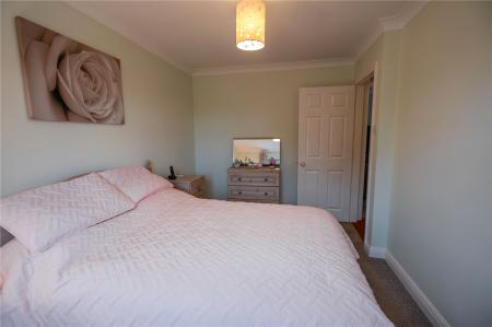 Bedroom 2 (2)