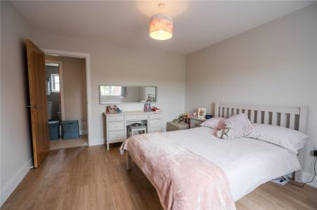 Bedroom 2 (2)