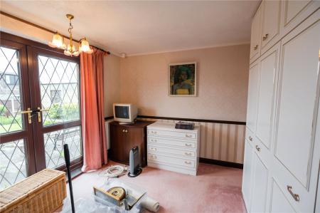 Bedroom 2 (2)