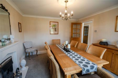 Bed 4/Dining Room