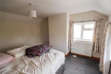 Bedroom 1 (2)