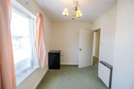Bedroom 2 (2)