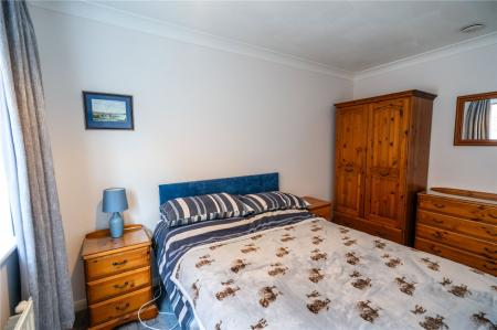 Bedroom 2 (2)