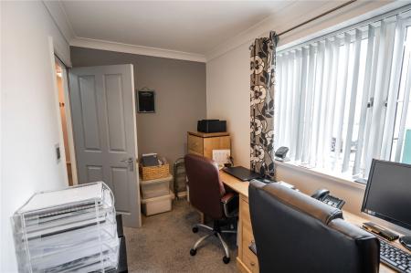 Bedroom 2 (2)