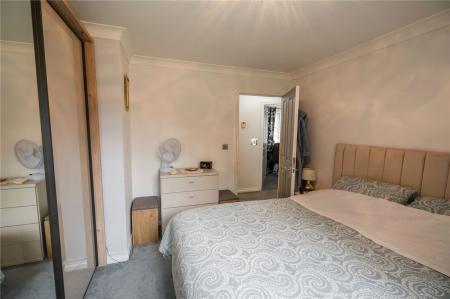 Bedroom 1 (2)