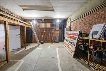 Store (2)
