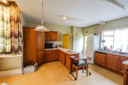 Kitchen (2)