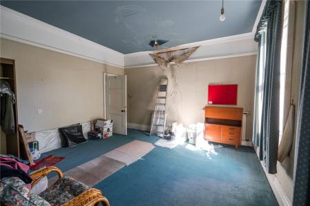 Bedroom 2 (2)
