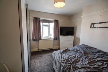 Bedroom 1 (2)
