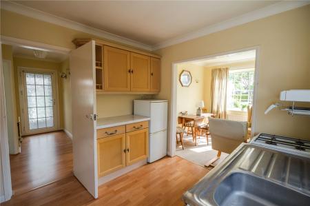 Kitchen (2)