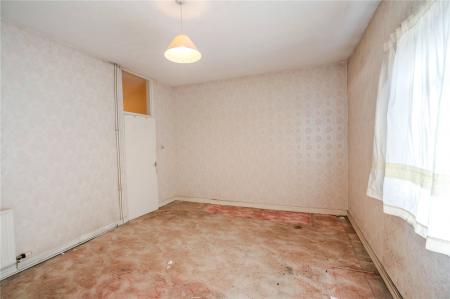 Bedroom 1 (2)