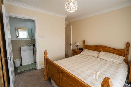 Bedroom1 (2)