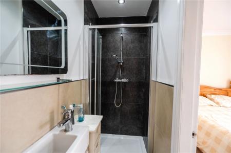 En-Suite (2)