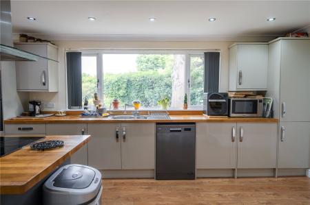 Kitchen (2)