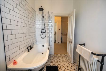 Family Bathroom (2)