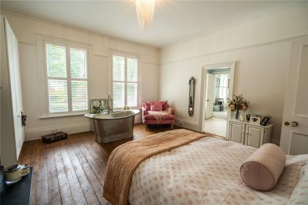 Bedroom 1 (2)