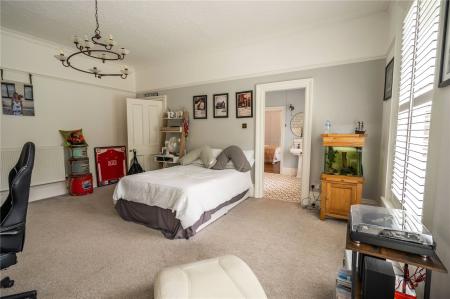 Bedroom 2 (2)