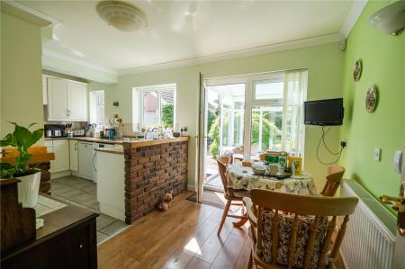 Kitchen Diner (3)