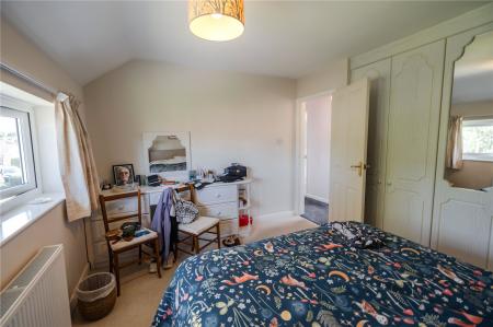 Bedroom 2 (2)