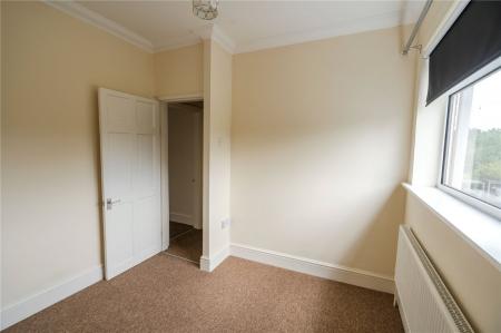 Bedroom 2 (2)