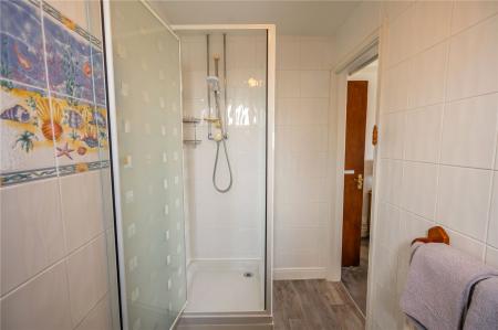 Ensuite To Bedroom 4