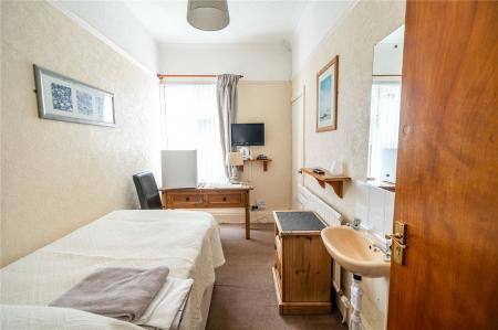 Bedroom 6 (2)