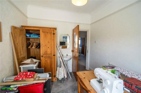 Bedroom 5 (2)