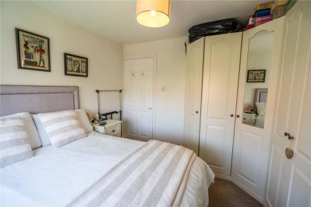 Bedroom 2 (2)