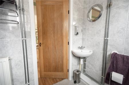 Wet Room (2)