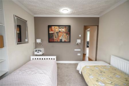 Bedroom 1 (2)