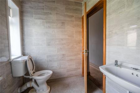 Shower Room (2)