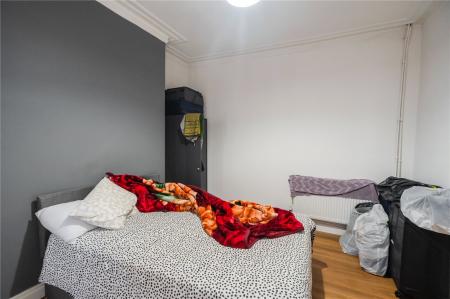 Bedroom 1 (2)