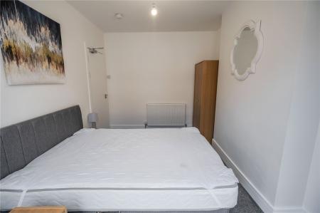 Bedroom 1 (2)