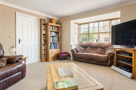 Living Room (3)